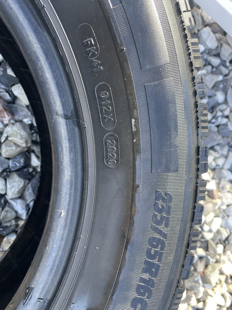 2x Opony M+S Michelin Agilis Alpin 235/65R16C 121/119 R