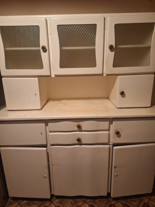 Kredens oddam za darmo