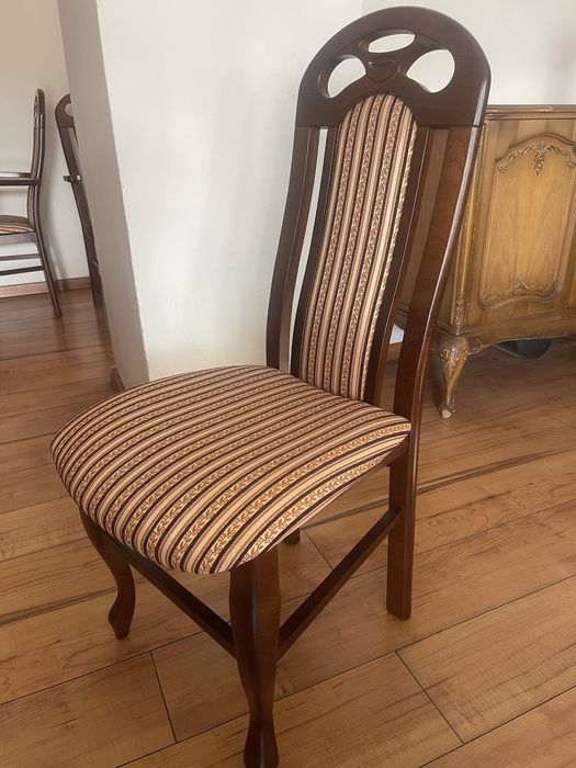 Zestaw stół z krzesłami stan bardzo dobry!!