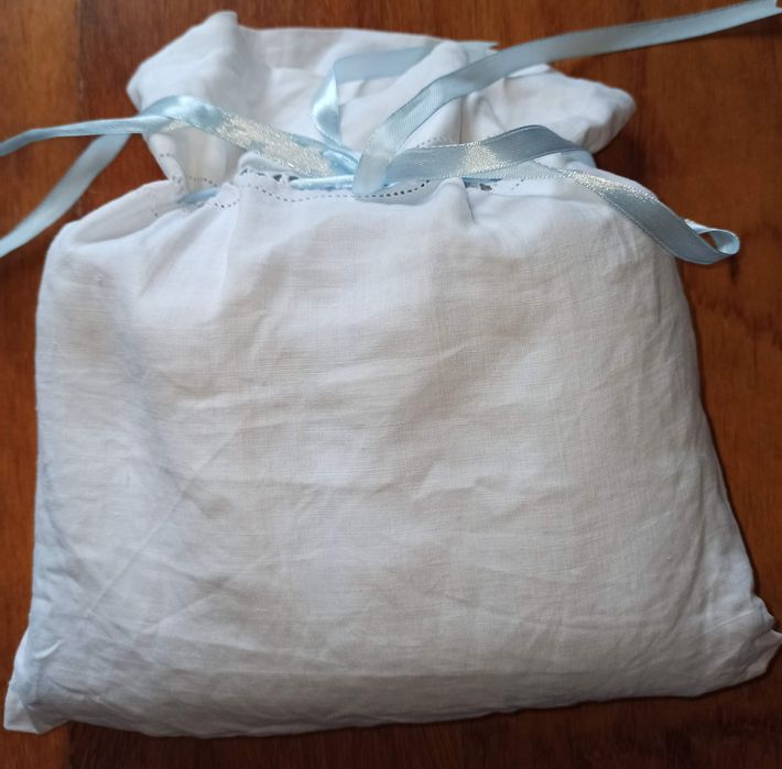 Porta bebés em tecido bordado inglês usado 1 x