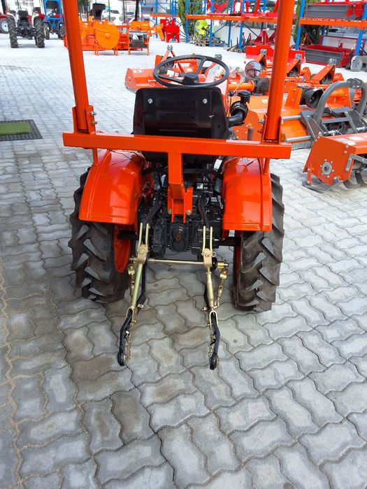 Kubota b5001 /4×4 com frese