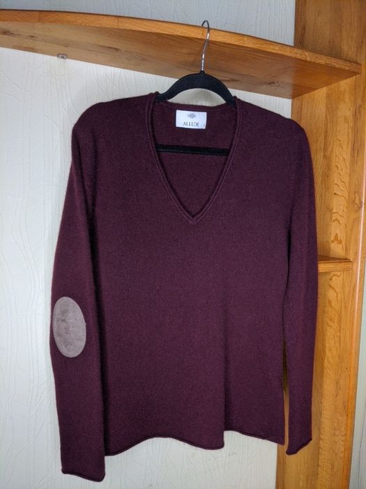 Светр з v-подібним вирізом allude, кращий кашемір, ідеальний стан.