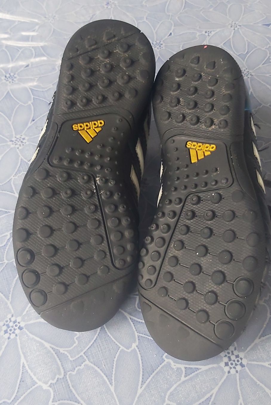 Buty piłkarskie turfy adidas rozm. 33