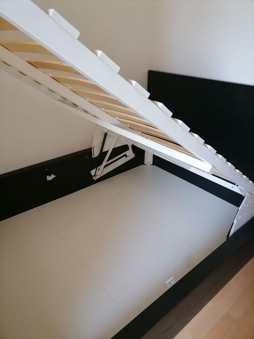 Sprzedam łóżko 2000×1600