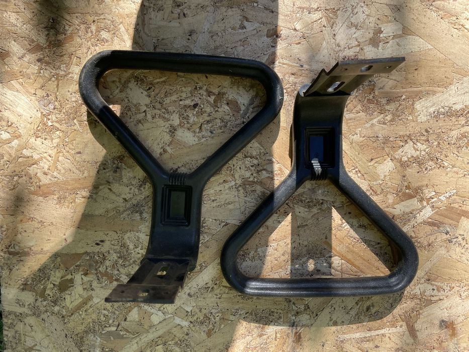 Підлокотники для офісного крісла