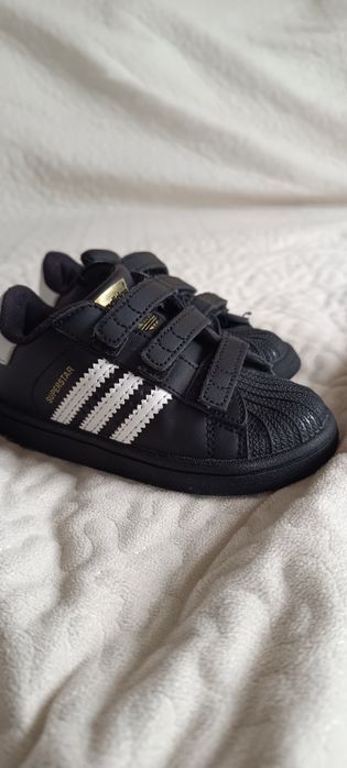 Кросівки дитячі 26 розміру ADIDAS