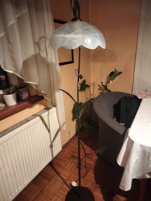 Lampa stojąca szkło
