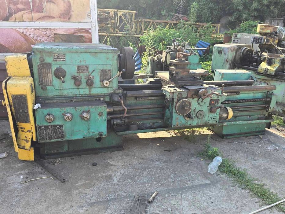 токарный станок модель 1м63,1500 рмц