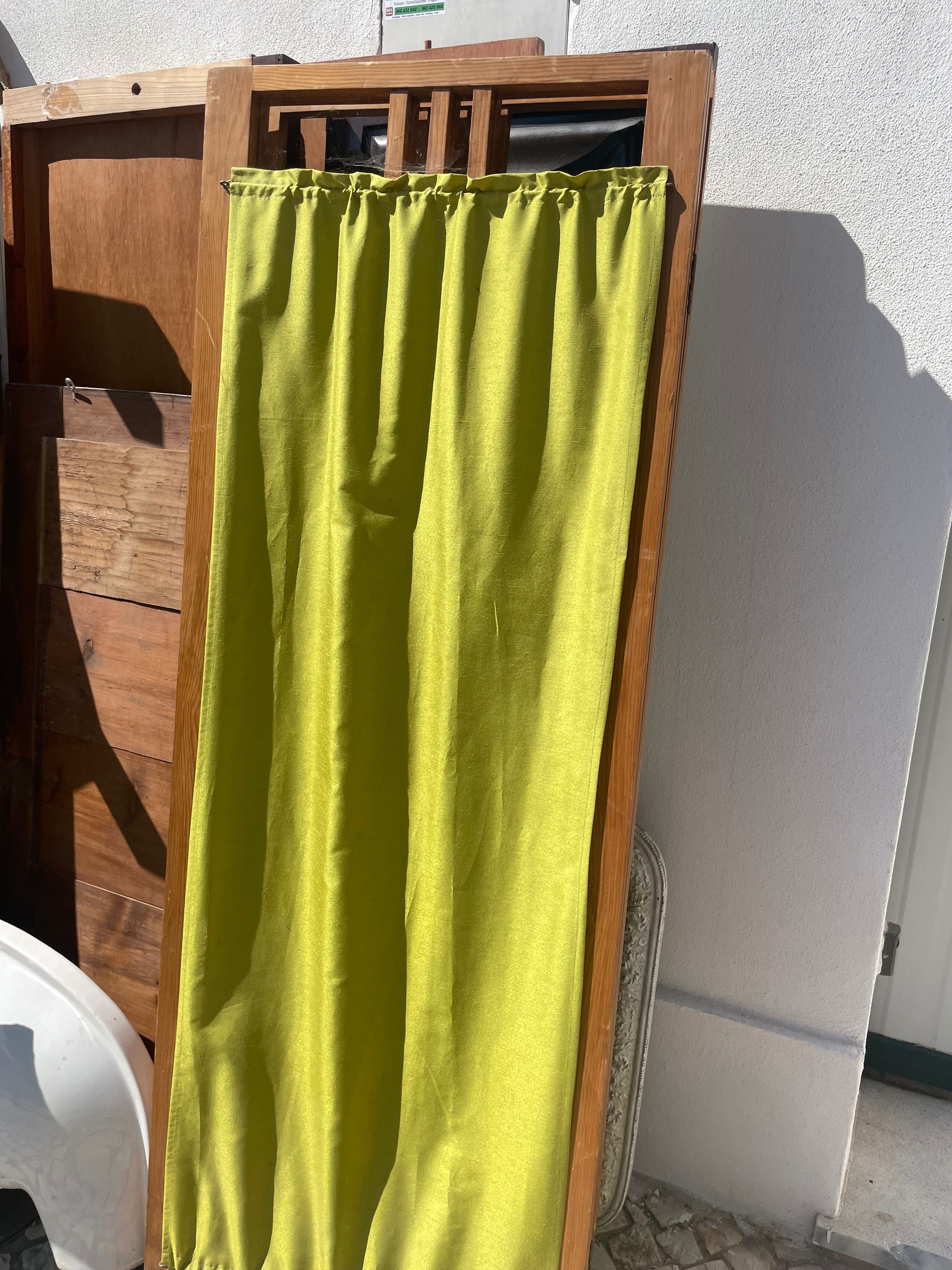 Biombo em madeira