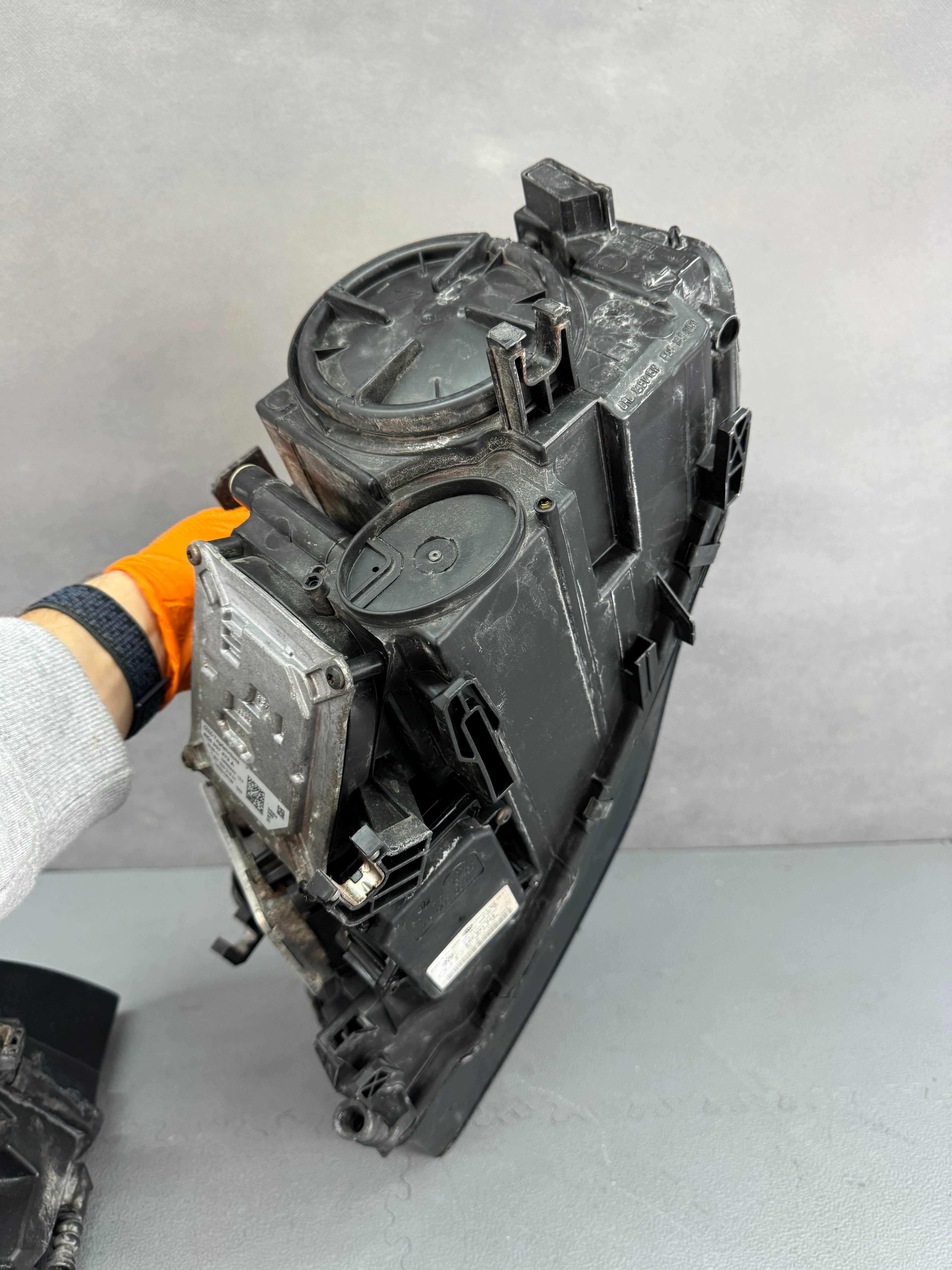 Audi A4 B8 Lampy Przód Przednie Bi-Xenon Skrętny Skrętne Lewa+Prawa EU
