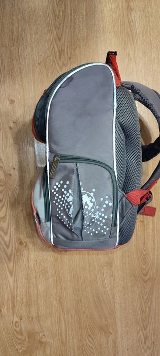 Рюкзака Olli для молодшого шкільного віку посилена жорсткими вставками