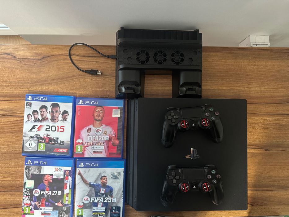 Playstation 4 pro 1 tb 2 pady