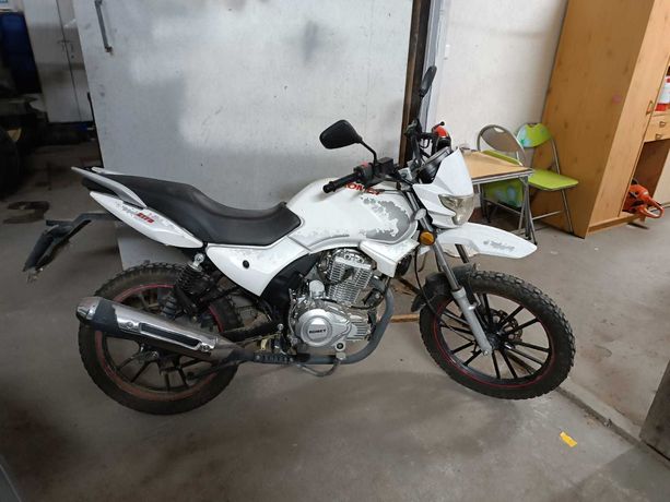 Sprzedam motocykl marki Romet Z175.