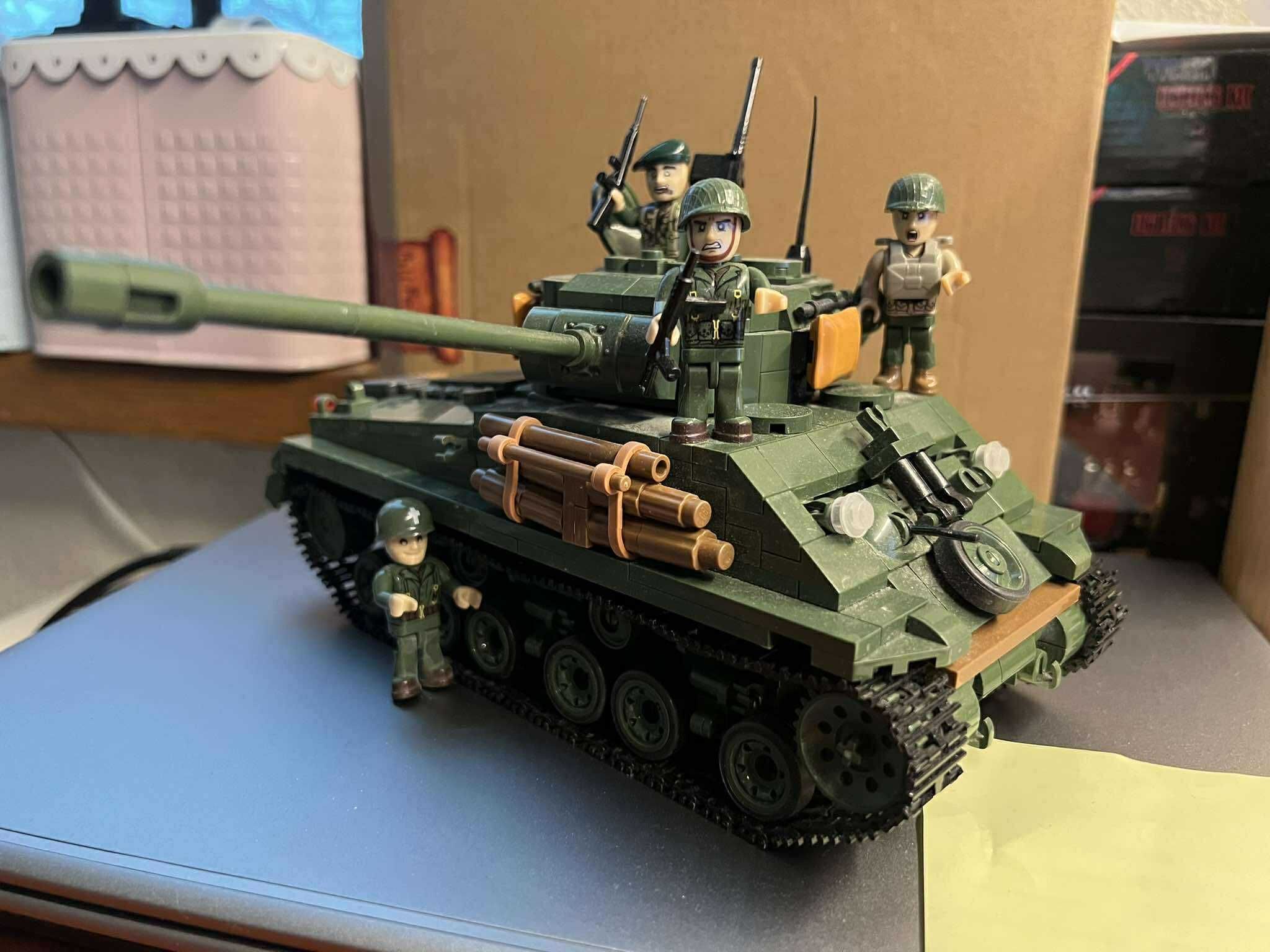 COBI - 2533 Czołg M4A3E8 Sherman Easy Eight (skala 1:28)