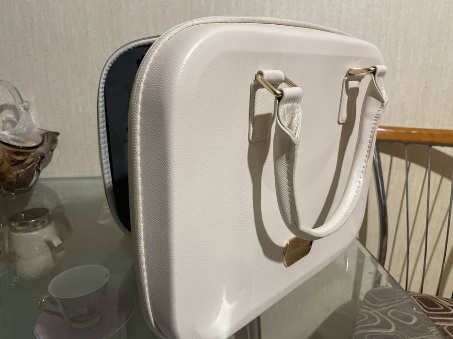 Кейс для зберігання і транспортування ефірних олій компаніі Янг Лівінг