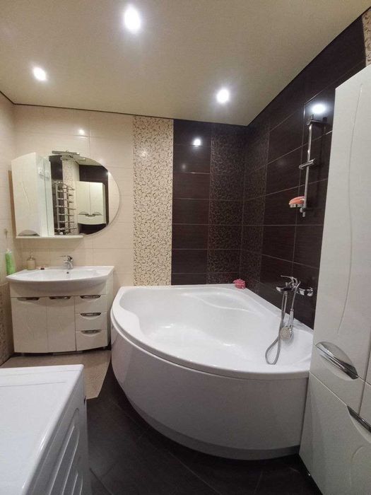 Продається частина будинку в центральній частині міста!