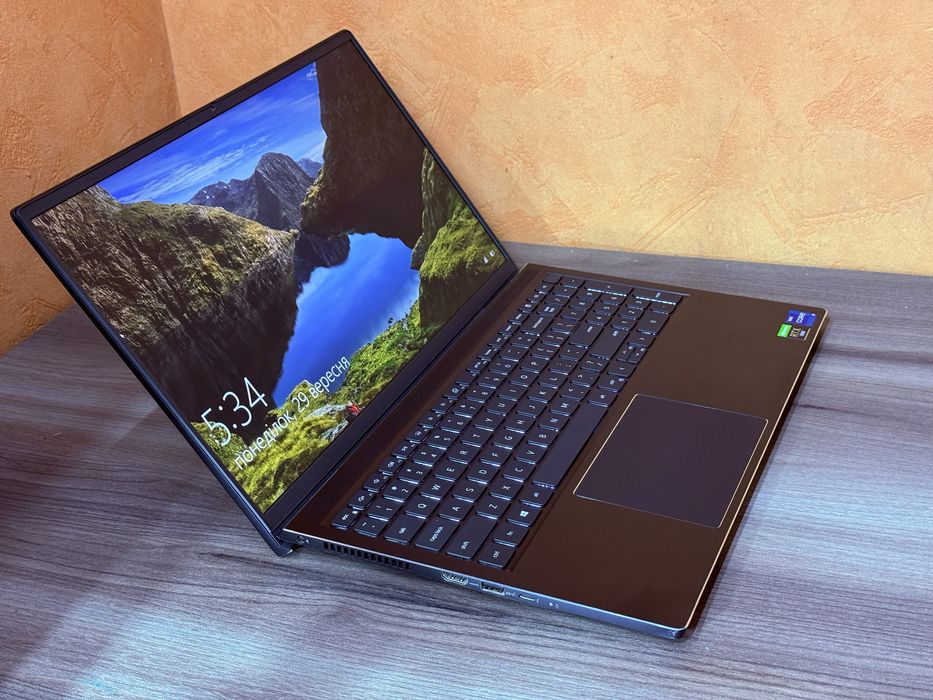 Потужні Ноутбуки Dell Vostro 7510(i7-11800/RTX3050/512/FHD IPS/16D4)
