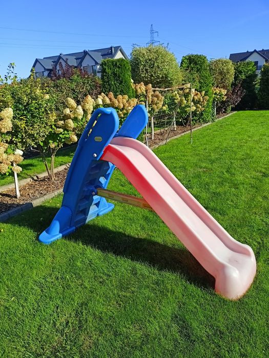 Zjeżdżalnia dziecięca