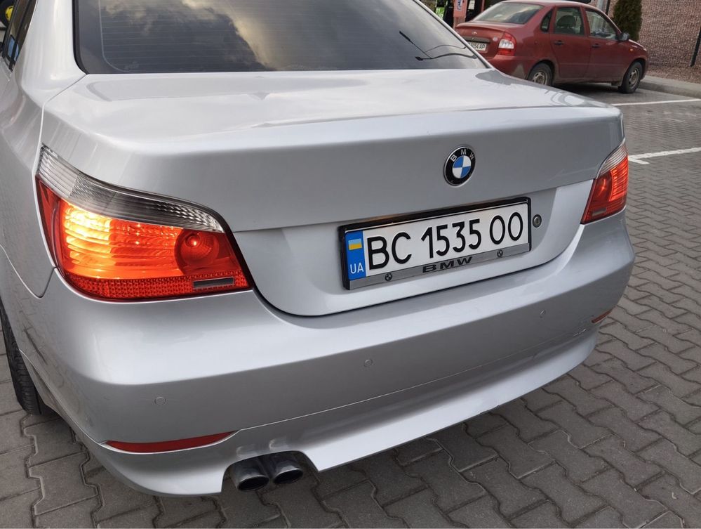 BMW 5 series / 520i