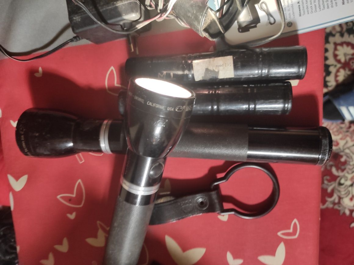 Latarka maglite the Profesjonał flashlight 2 sztuki plus dwie baterie.