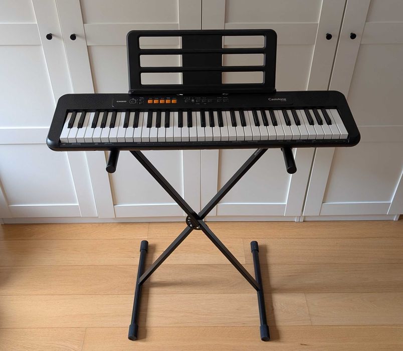 Casio Casiotone CT-S100 com stand e transformador