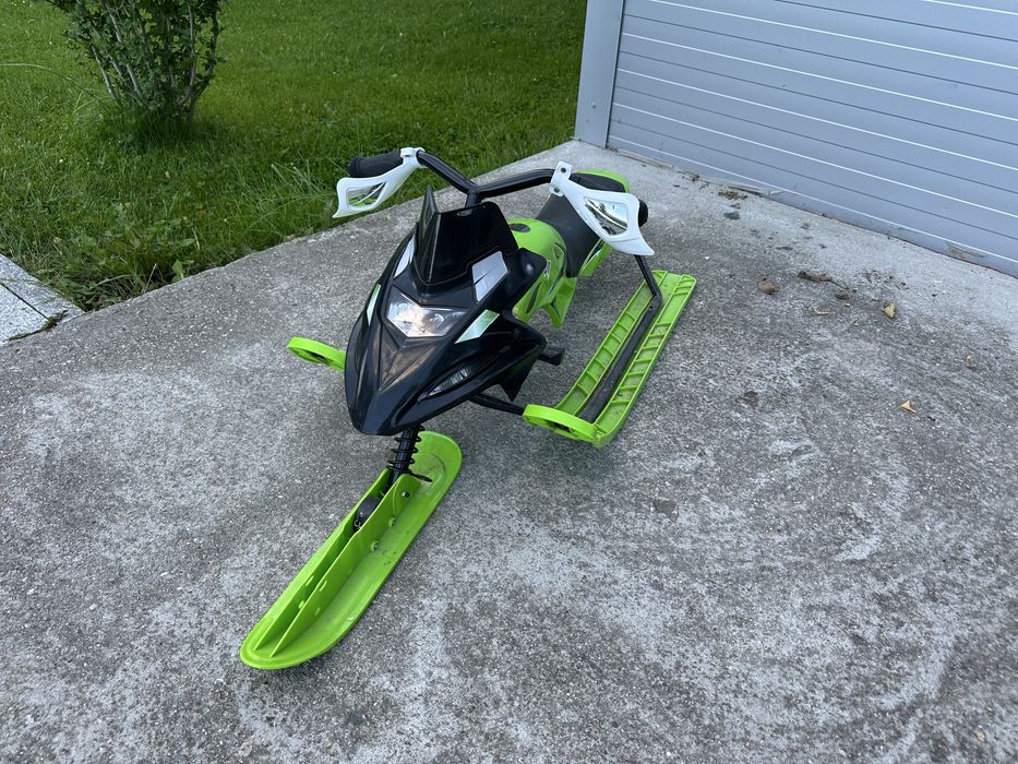 Sanki Nartosanki z kierownicą dla dziecka