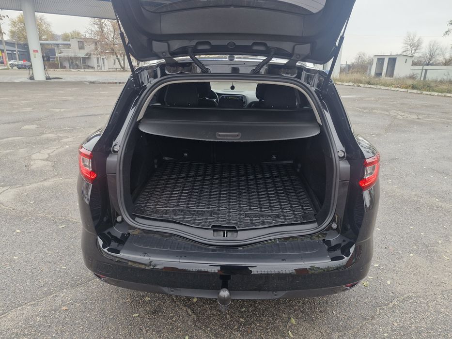 Renault Megane 4  2018 дизель 1.5 в шикарном состоянии !