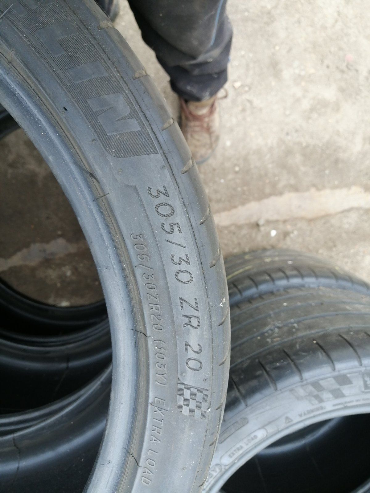 Продам шины Michelin б/у R20