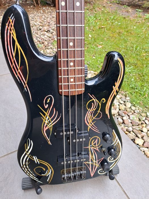 Fender bas  Japan.