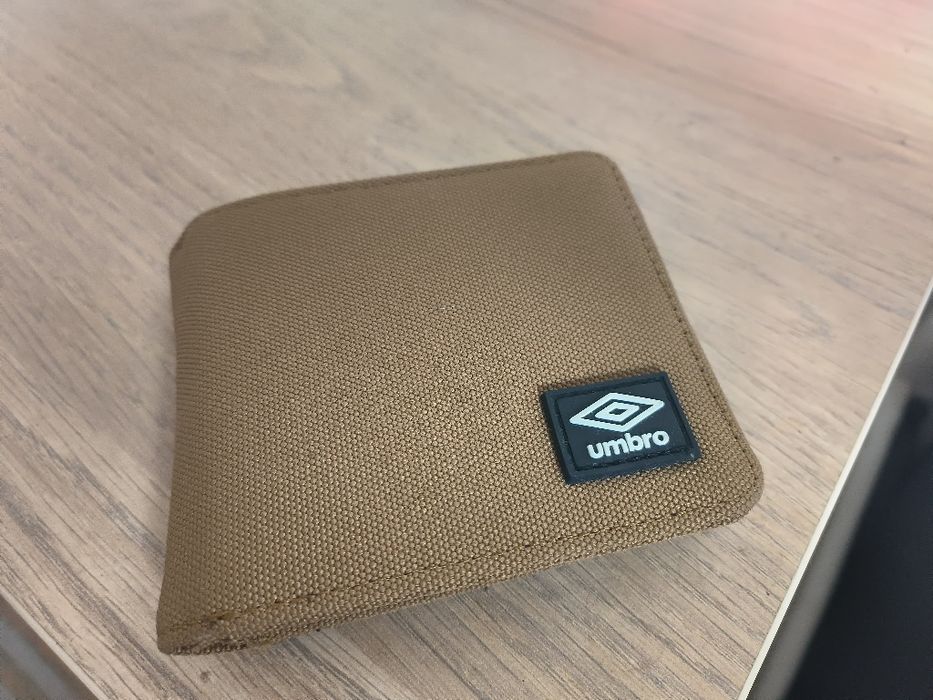 Carteira umbro nova