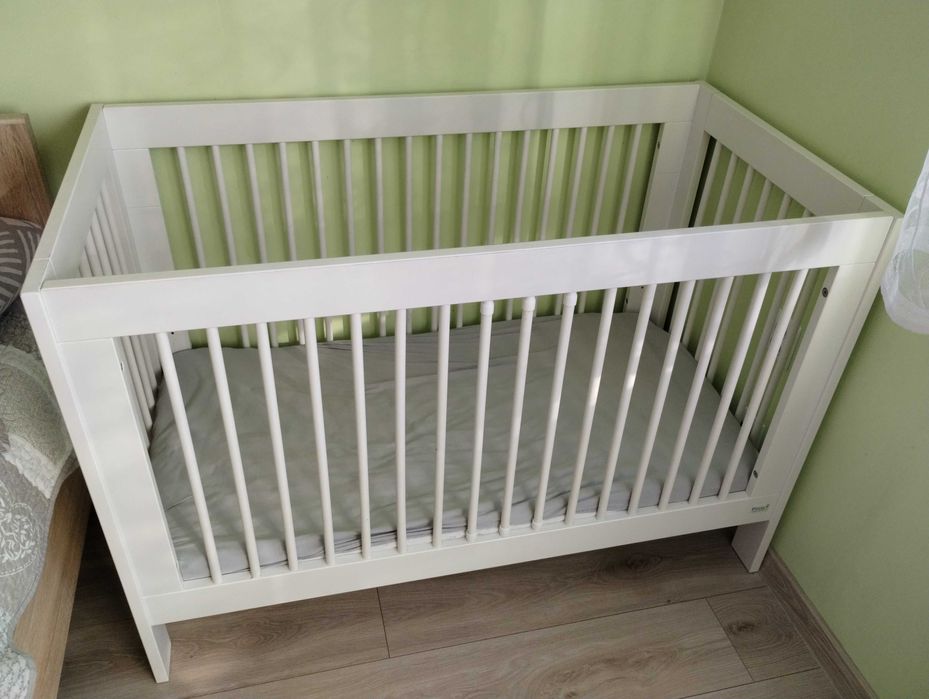 Łóżeczko dziecięce Pinio 120x60 z materacem