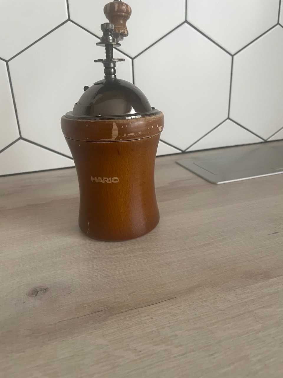 Ручна кавомолка Hario Coffee Mill DOME MCD-2