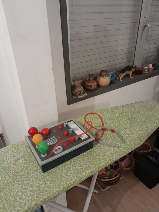 Vendo Jogo Máquina da Verdade a pilhas muito bonito como novo