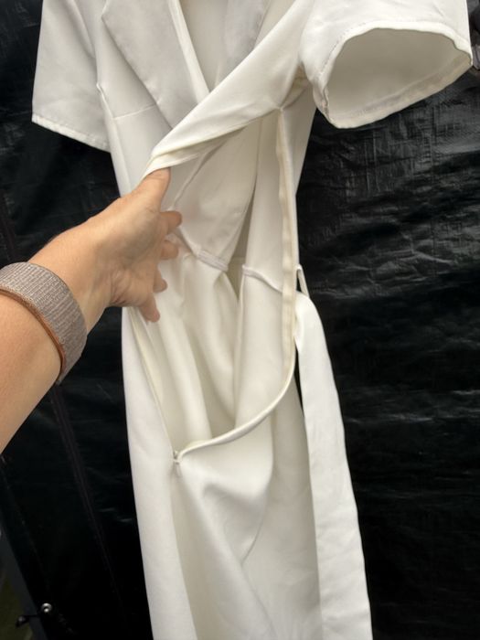 Piekne elegancka biala sukienka midi M Livien
