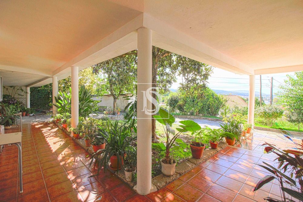 Incrível Moradia Independente com 1500m2 de Terreno para Venda