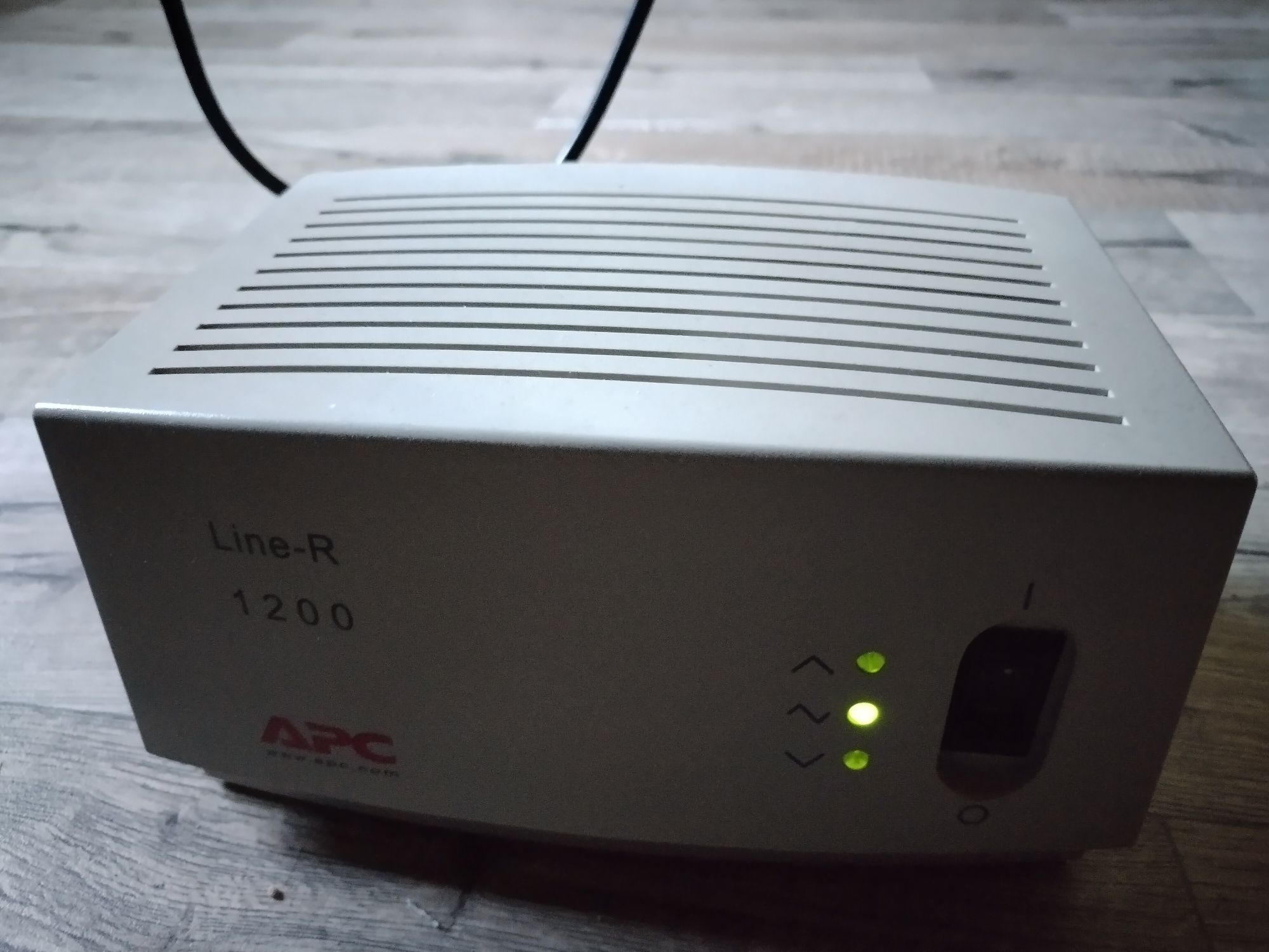 Стабилизатор APC Line-R 1200