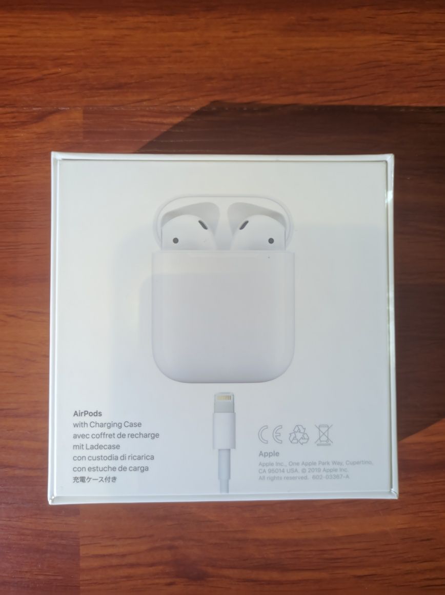 Оригінальні Навушники Apple AirPods with Charging Case (2-е покоління)