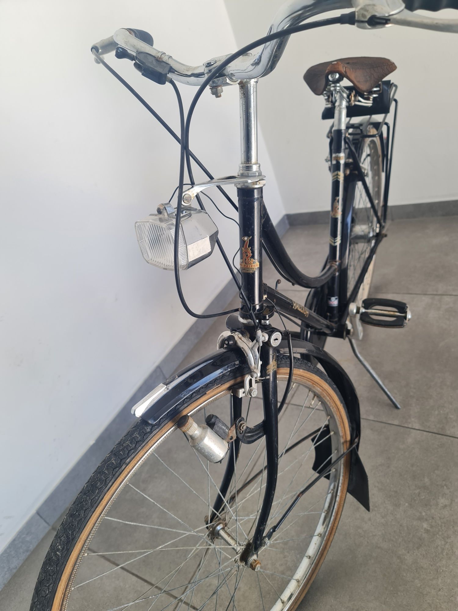 Vendo bicicleta 'pasteleira' antiga