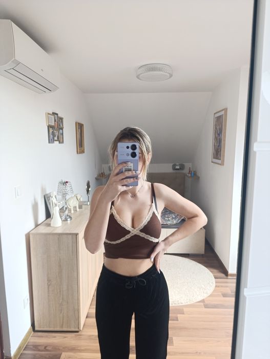 Crop top bluzka koronka nowa viskoza sexy XS s Bershka