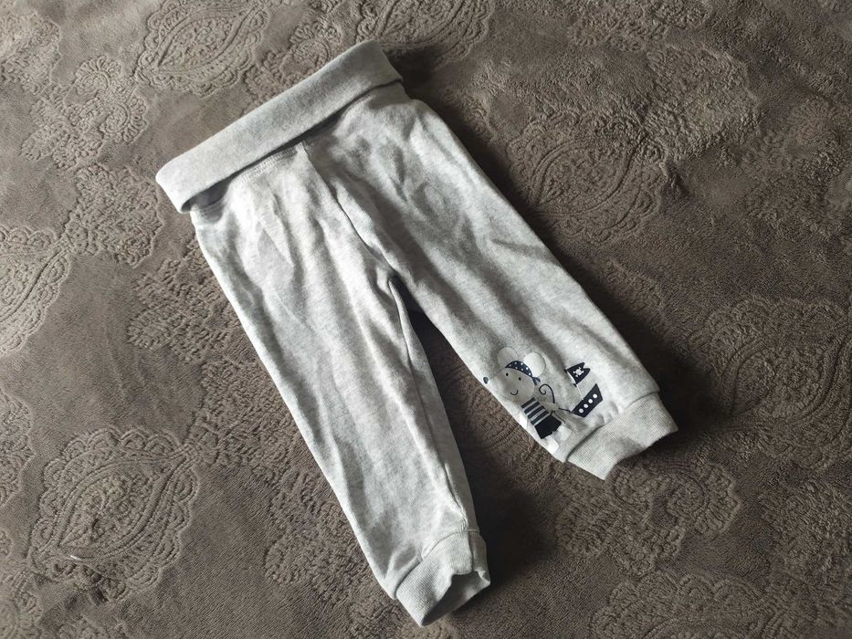 Spodnie dresowe 62 68 szare myszka pirat Lupilu bio bawełna nowe