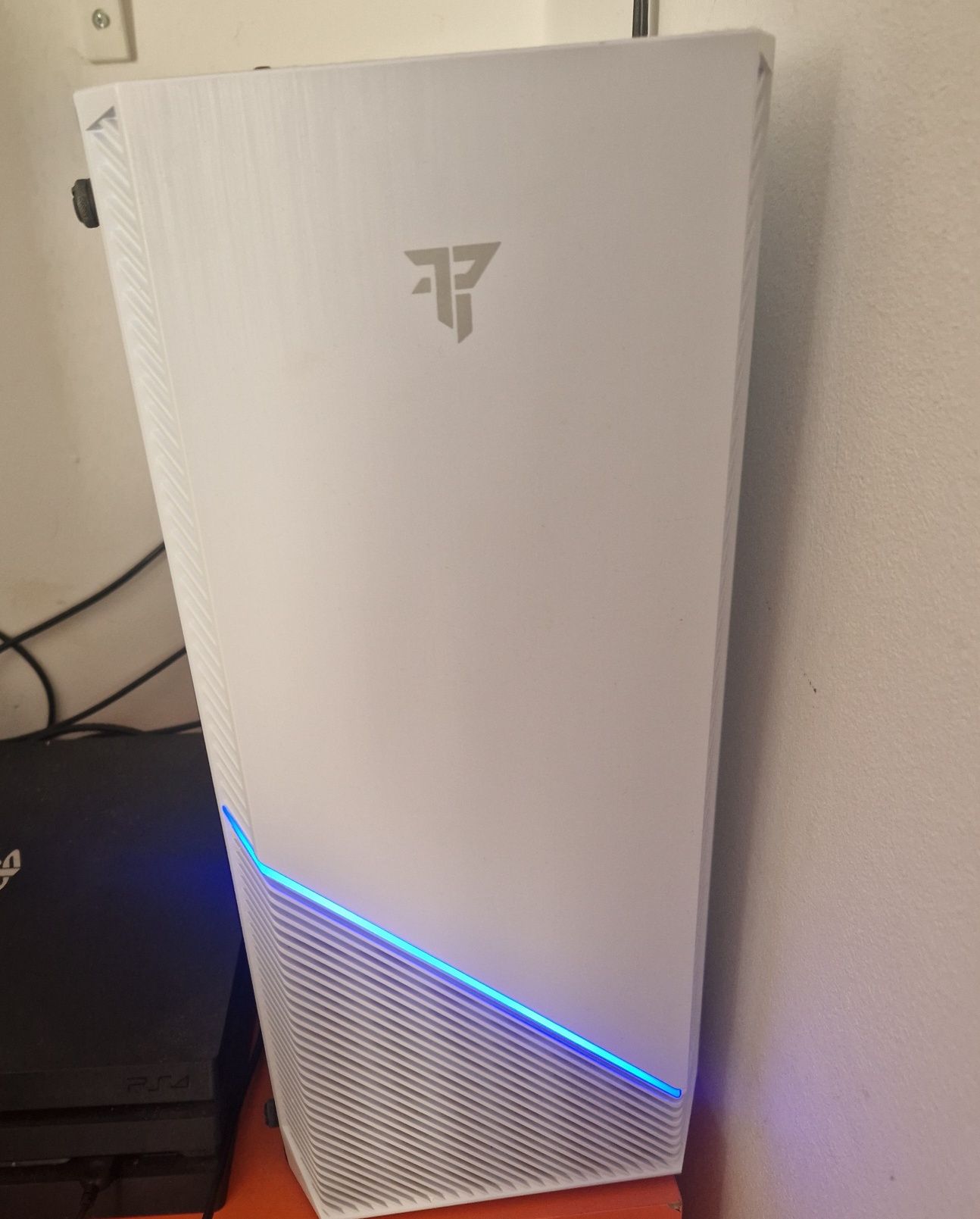 Vendo PC gaming bem estimado