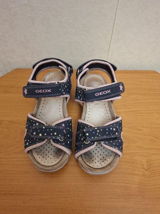 Продам підліткове взуття Geox (б/в)
