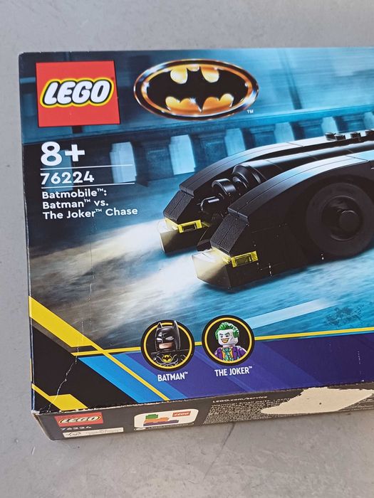 LEGO 76224 Batman 1989 Batmobile Batman vs. The Joker Chase