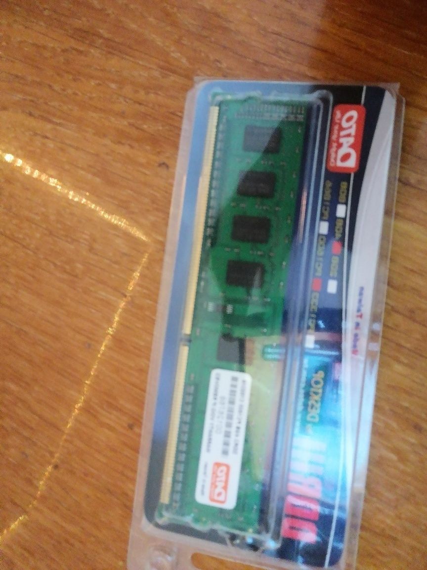 Оперптивна пам'ять DDR3 4GB 1600