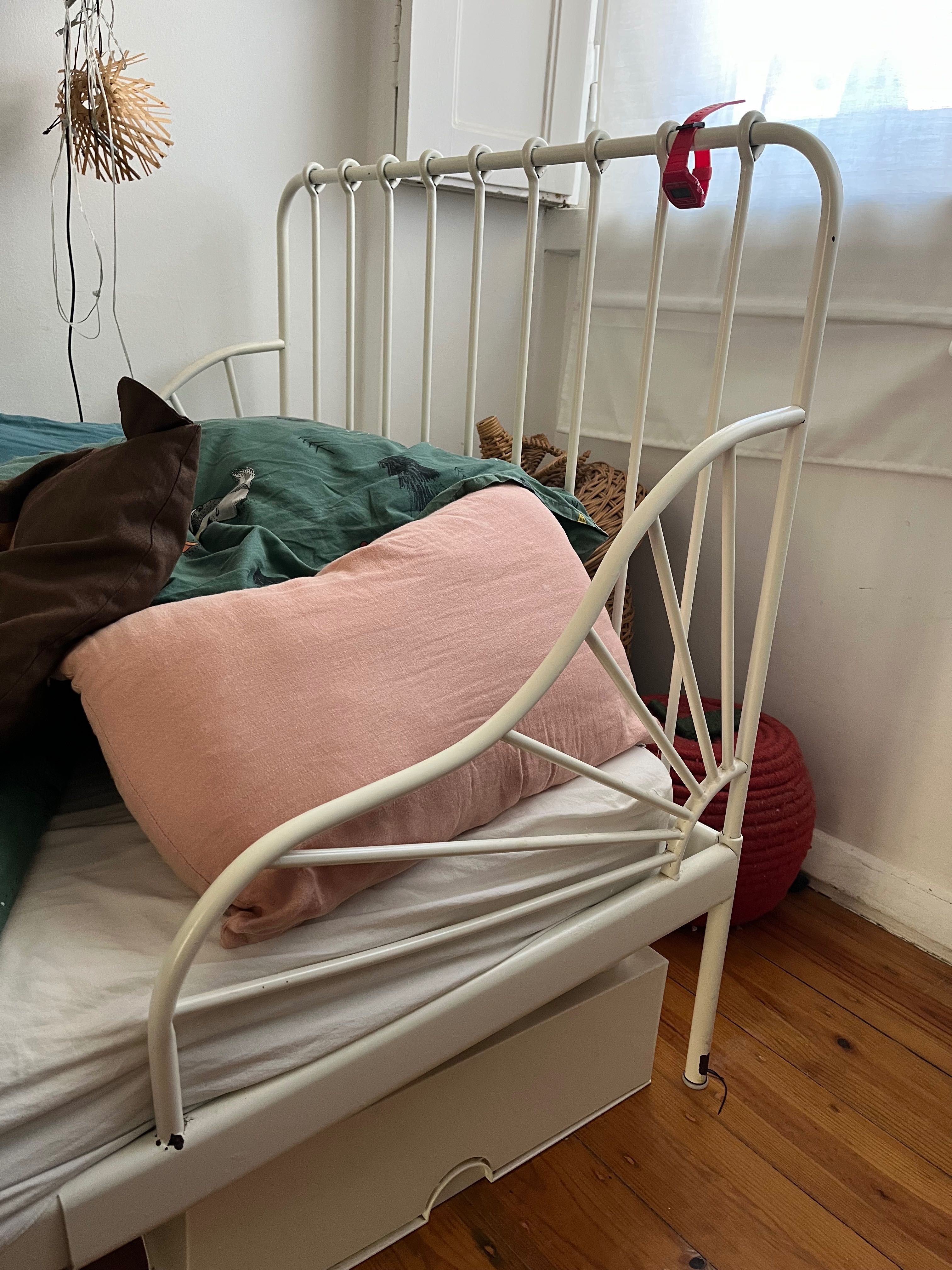Cama criança MINNEN com estrado e colchão