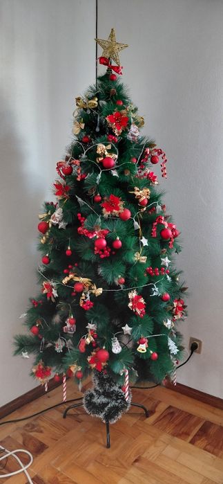 Árvore de Natal 1,70 m – completa e decorada, pronta a usar