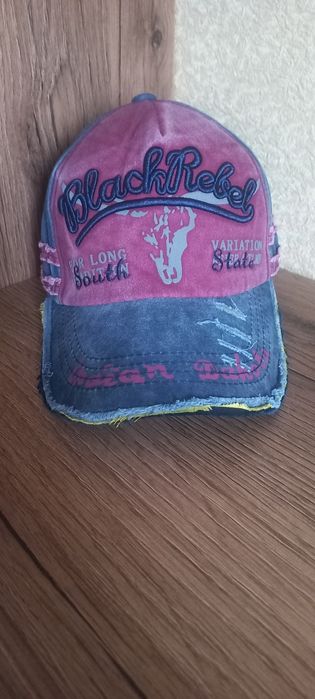 Продам кепку новую