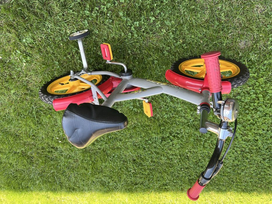 Rowerek z bocznymi kółkami