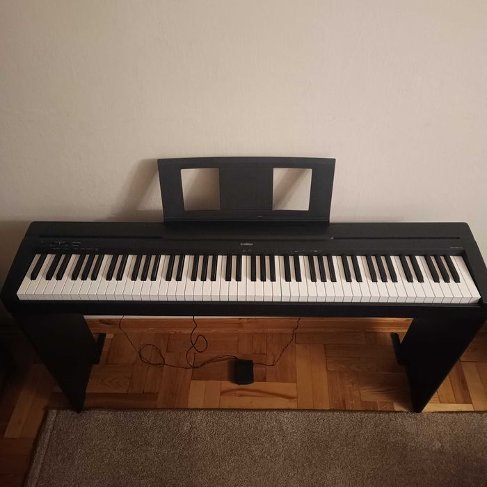 Pianino cyfrowe Yamaha P-45 + drewniany statyw