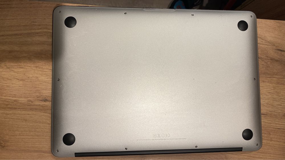 Продам MacBook Air (13 дюймів, 2017)